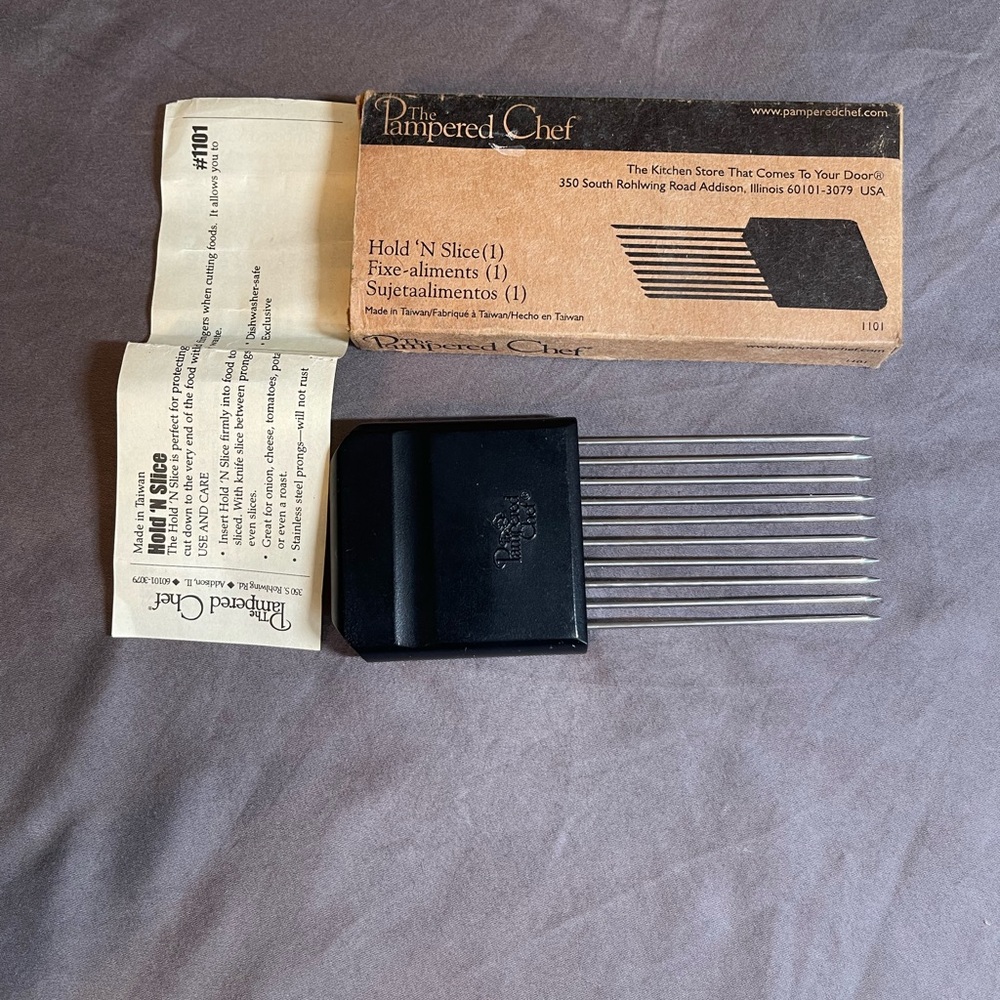 Pampered Chef Hold n' Slice #1101 Slicer Guide Tomato Onion Egg Black Handle